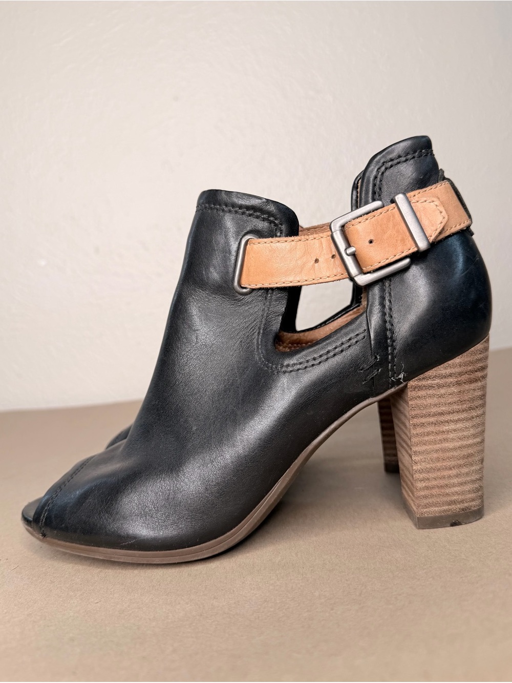 Clarks black open toe heel sandal